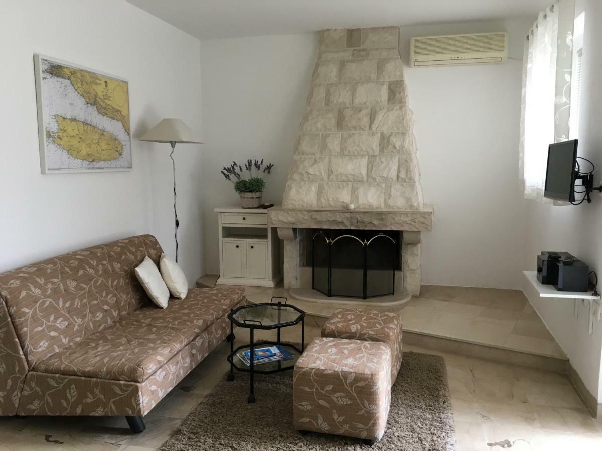 Apartment Get Supetar Ngoại thất bức ảnh